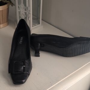 Vaneli Women's Black Square-Toe Flats